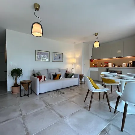 L'oasis Maritime By Avecoeur * Nice